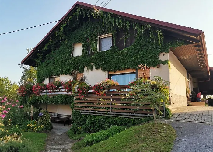 Nauportus Apartment *